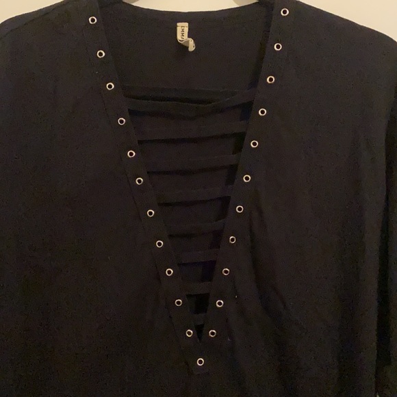 EMMA AND SAM LF LADDER TSHIRT Size S - Picture 2 of 4